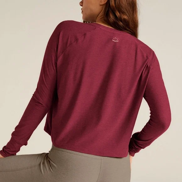 NWT Beyond Yoga Women's Burgundy Long Sleeve Top (M) - Picture 2 of 11